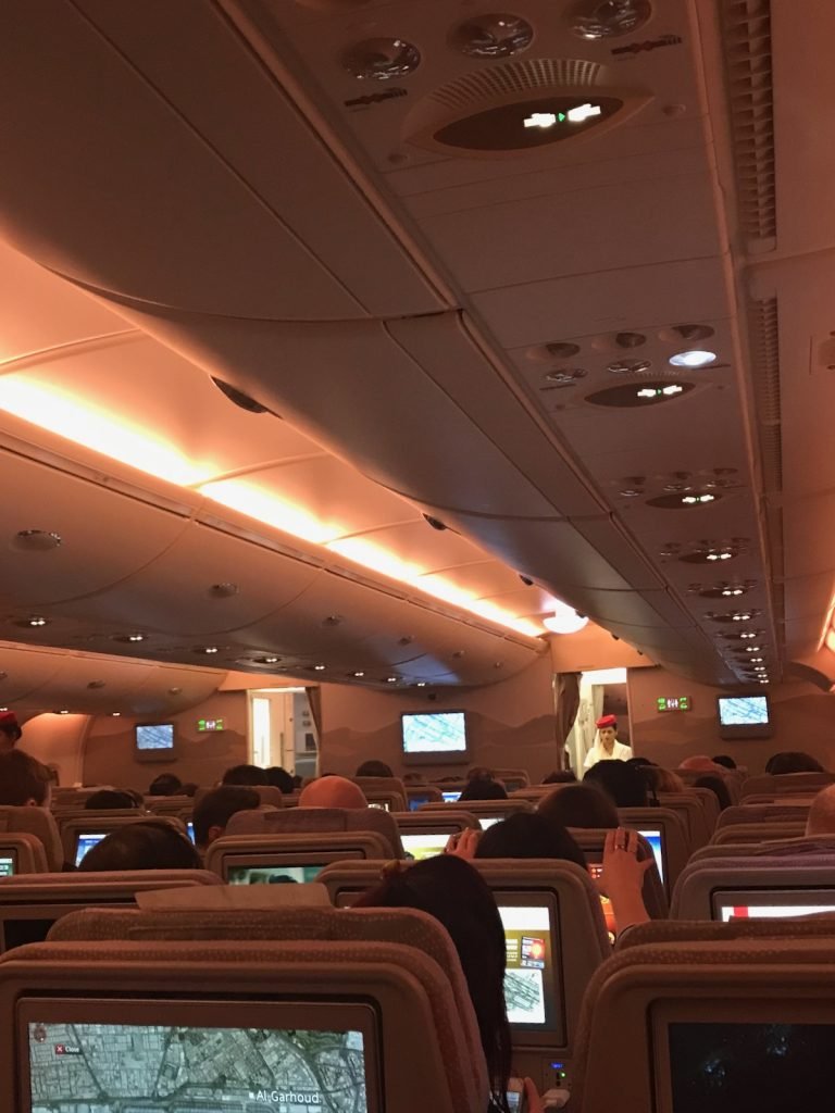 Abbildung 2 Ins Handgepäck Im Innenraum Darf Nur Was Sich In Den Gepäckfächern Über Den Sitzen Verstauen Lässt - Airportdetails
